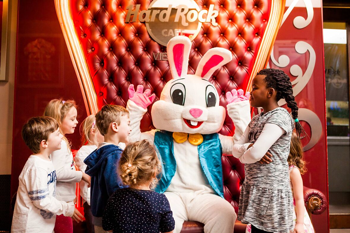 Hard Rock Cafe - Breakfast with the Bunny