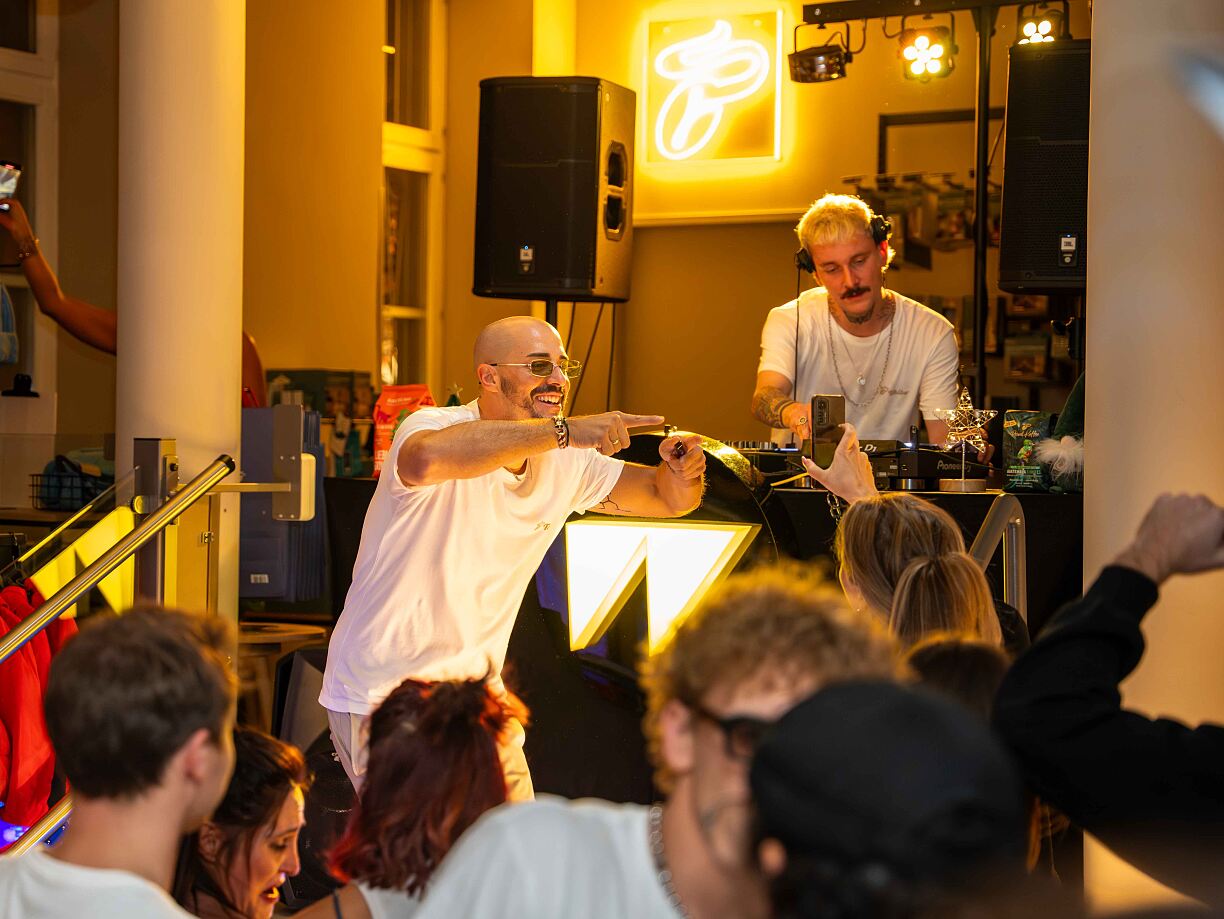 COFFEE-RAVE-CLUB_30.10.2025_V00-52