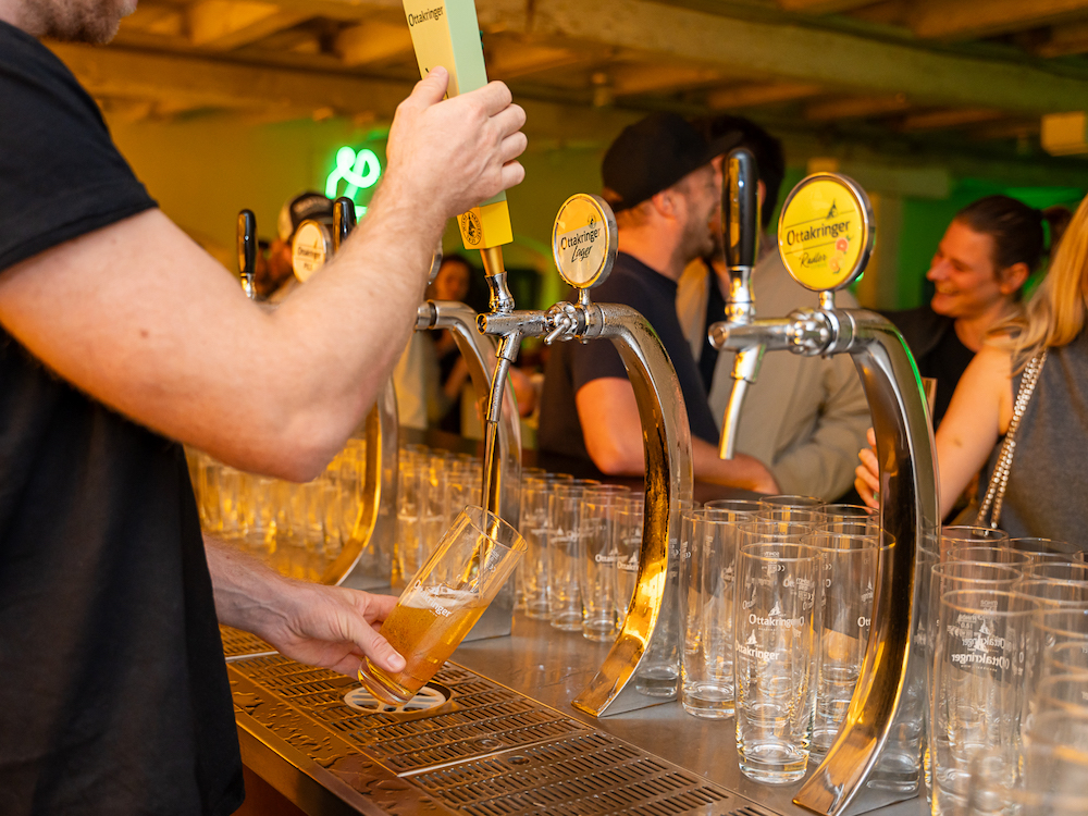 Shooting-Otta-Office-c-Paul-Breuss-27